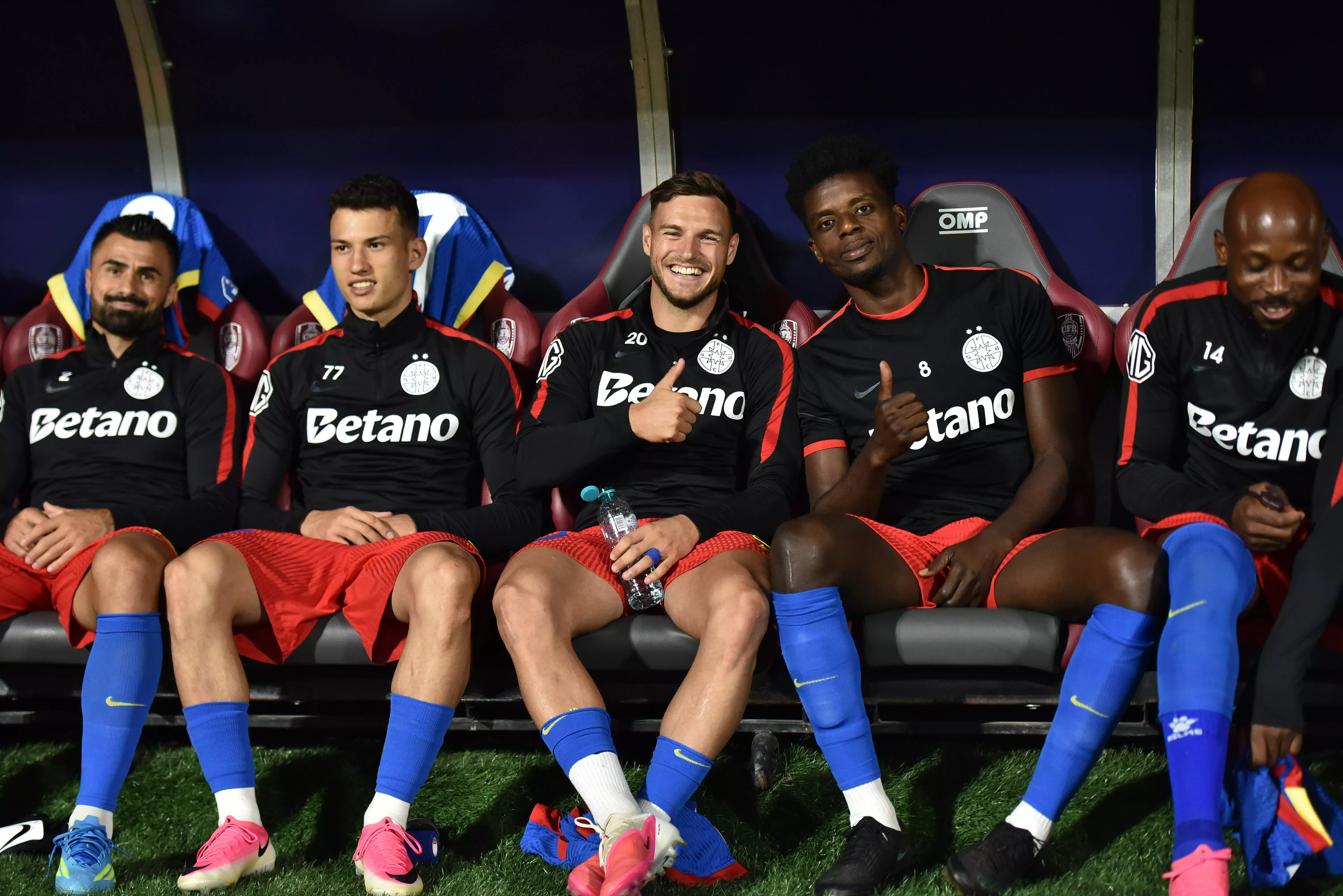 "Trei oferte din Superliga în 10 minute" pentru jucătorul de la FCSB: "Nu poate fi scos din echipă"